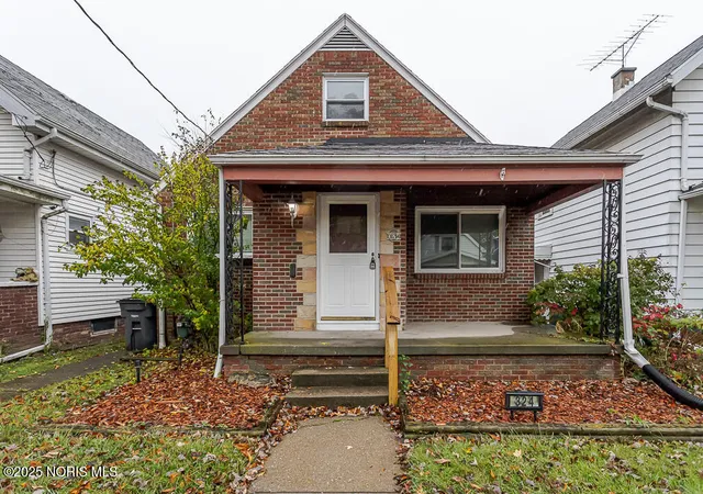 Homes for sale in Toledo, OH | 324 E Pearl St, Toledo, OH 43608 | MLS# 10000940