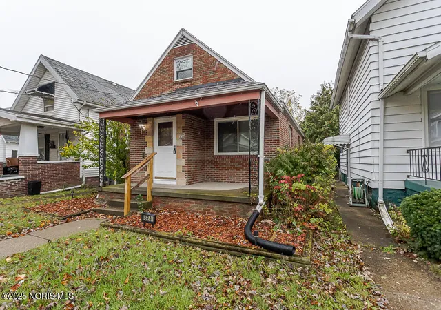 Homes for sale in Toledo, OH | 324 E Pearl St, Toledo, OH 43608 | MLS# 10000940