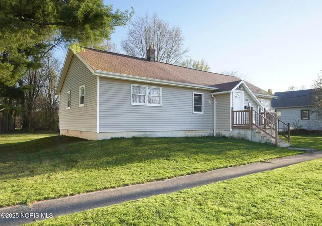 Photo 3 of Single family home for sale at 545 E Clinton Ct, Findlay, OH 45840 | MLS# 10001129 | Listing updated on 2025-12-23