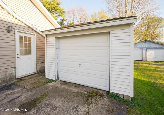 Photo 5 of Single family home for sale at 545 E Clinton Ct, Findlay, OH 45840 | MLS# 10001129 | Listing updated on 2025-12-23