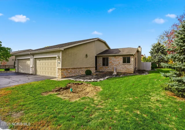 Homes for sale in Findlay, OH | 845 Fox Run Rd, Findlay, OH 45840 | MLS# 10000969