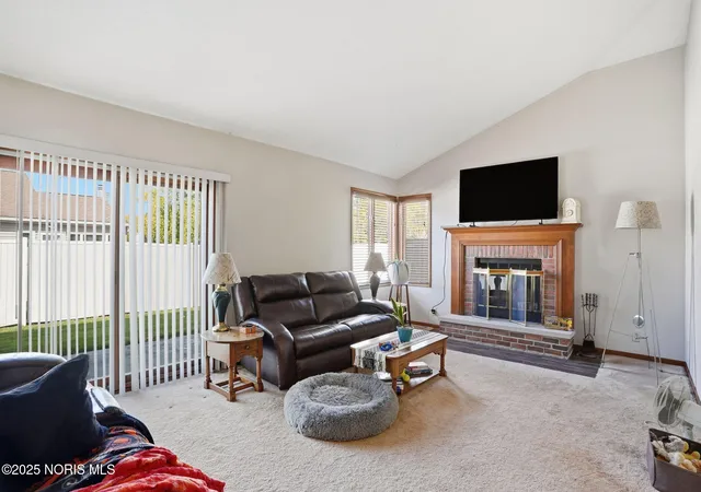Listing Photo 4 - Condo for sale in building located at 845 Fox Run Rd, Findlay, OH 45840