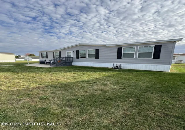 Photo 2 of Manufactured home for sale at 14900 Co Rd H #143, Wauseon, OH 43567 | MLS# 10001087 | Listing updated on 2026-05-08
