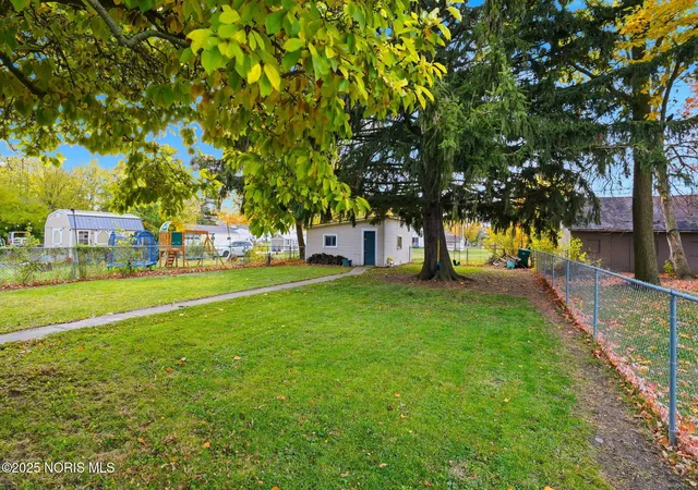 Photo 15 of Single family home for sale at 523 Center St, Findlay, OH 45840 | MLS# 10001059 | Listing updated on 2025-12-23