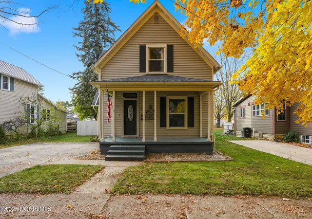 Photo 1 of Single family home for sale at 523 Center St, Findlay, OH 45840 | MLS# 10001059 | Listing updated on 2025-12-23