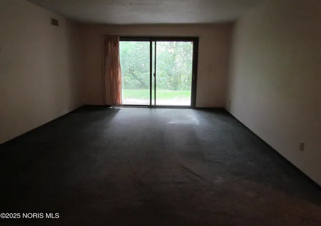 Photo 3 of Condo for sale at 1668 Brownstone Blvd, Toledo, OH 43614 | MLS# 10001089 | Listing updated on 2025-12-02