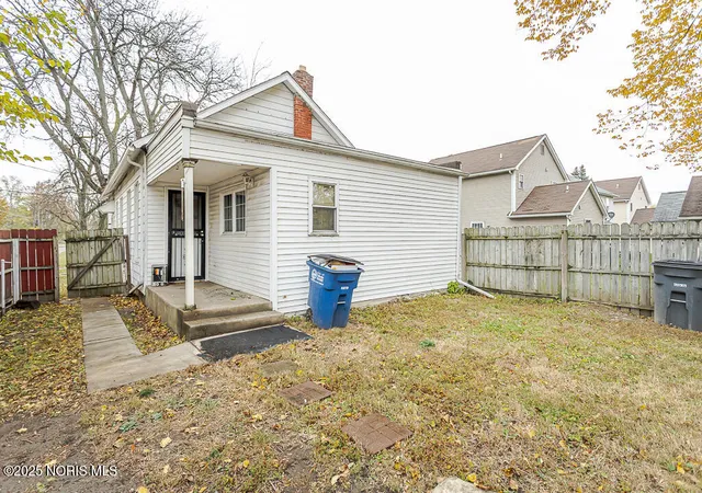 Homes for sale in Toledo, OH | 914 Moore St, Toledo, OH 43608 | MLS# 10001245