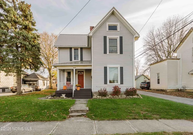 Homes for sale in Findlay, OH | 419 W Lincoln St, Findlay, OH 45840 | MLS# 10001492