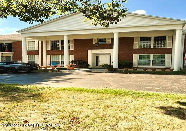 Photo 1 of Condo for sale at 425 W Ridge Dr #6, Fostoria, OH 44830 | MLS# 10001445 | Listing updated on 2026-05-08