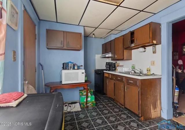Homes for sale in Toledo, OH | 616 Thayer St, Toledo, OH 43609 | MLS# 10001625