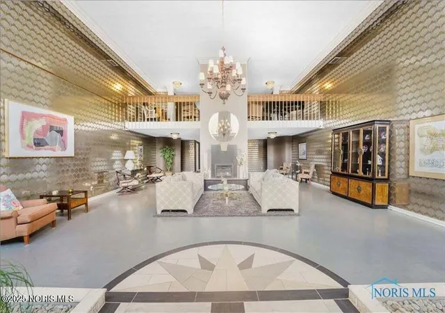 Listing Photo 4 - Condo for sale in building located at 4343 W Bancroft St, Toledo, OH 43615