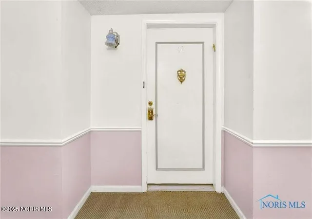 Listing Photo 5 - Condo for sale in building located at 4343 W Bancroft St, Toledo, OH 43615