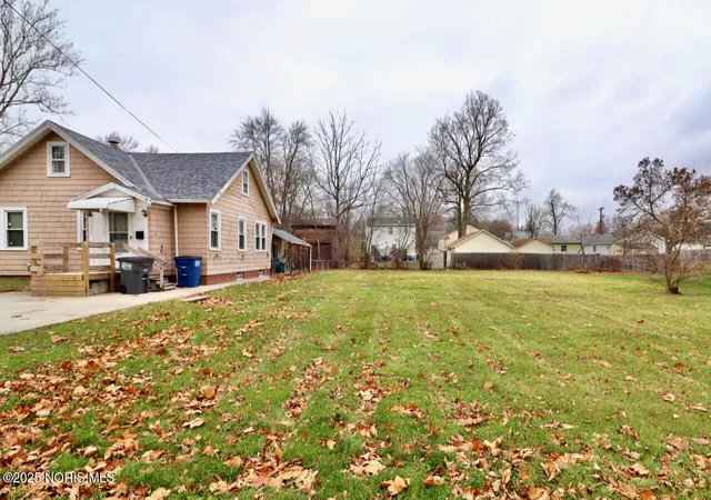 Photo 2 of Sale Pending at 3334 Thelma Dr, Toledo, OH 43613 | MLS# 10001695 | Listing updated on 2026-08-28