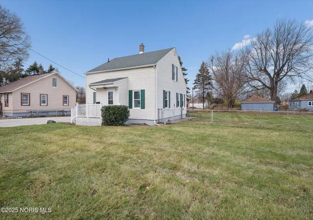 Photo 3 of Single family home for sale at 2247 Marcy St, Toledo, OH 43605 | MLS# 10001856 | Listing updated on 2026-04-20