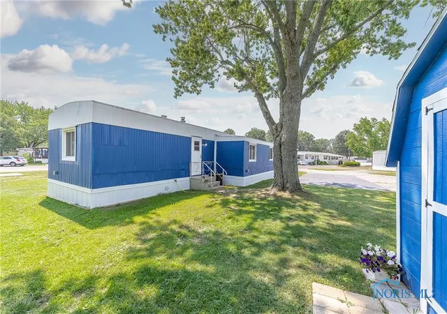 Photo 4 of Manufactured Mobile Home at 1854 Huntington Dr, Findlay, OH 45840 | MLS# 10001871 |  | Sold on 2026-01-15