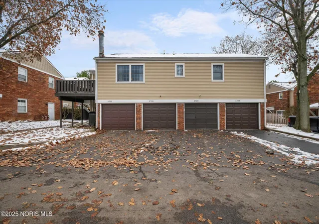 Listing Photo 4 - Condo for sale in building located at 5705 Aspen Dr, Toledo, OH 43615
