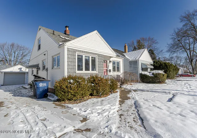 Homes for sale in Toledo, OH | 2834 Wyndale Rd, Toledo, OH 43613 | MLS# 10001974