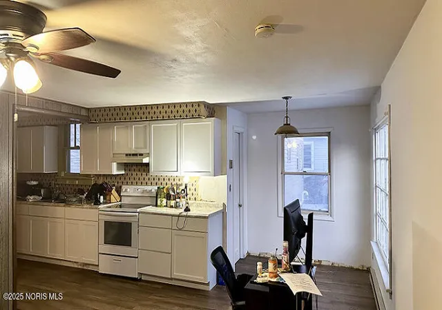 Photo 3 of Single family home for sale at 619 Foster St, Fostoria, OH 44830 | MLS# 10002131 | Listing updated on 2025-12-18