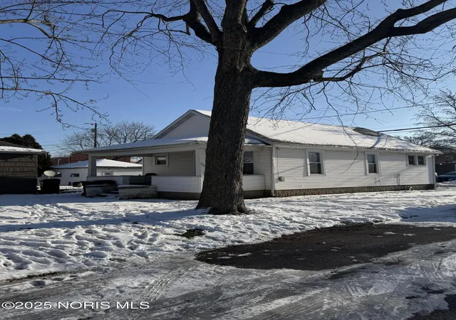 2nd image of 720 722 724 Thurston St, Defiance, OH 43512