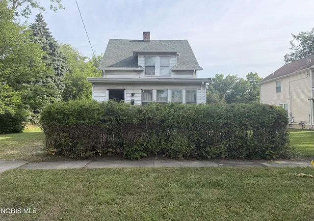 Photo 1 of Single family home for sale at 1833 Clay Ave, Toledo, OH 43608 | MLS# 10012505 | Listing updated on 2026-08-31