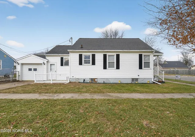 Photo 37 of Single family home for sale at 817 S Wood St, Fostoria, OH 44830 | MLS# 10002449 | Listing updated on 2025-12-23