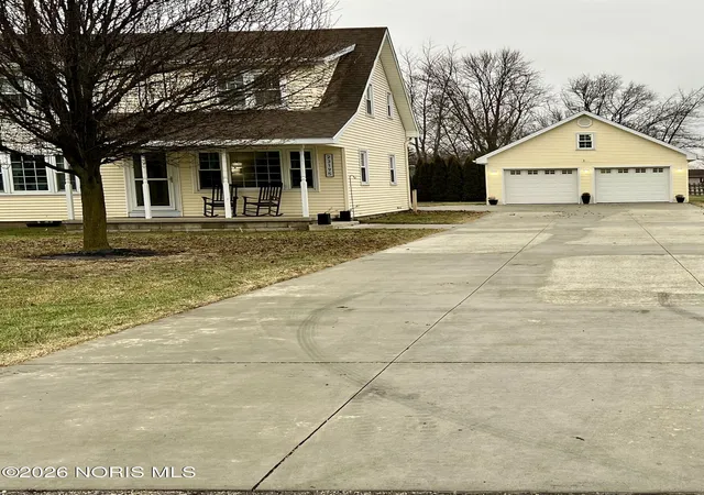 Photo 12 of Single family home for sale at 23195 W Centerfield Dr, Genoa, OH 43430 | MLS# 10002958 | Listing updated on 2026-01-12