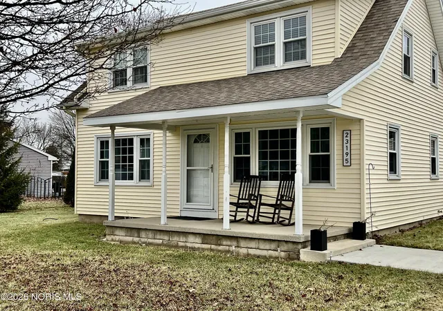 Photo 1 of Single family home for sale at 23195 W Centerfield Dr, Genoa, OH 43430 | MLS# 10002958 | Listing updated on 2026-01-12