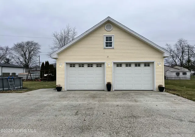 Photo 3 of Single Family Residence at 23195 W Centerfield Dr, Genoa, OH 43430 | MLS# 10002517 | | Sold on 2026-03-03