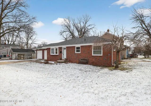 Homes for sale in Toledo, OH | 3805 Ariel Ave, Toledo, OH 43623 | MLS# 10002524