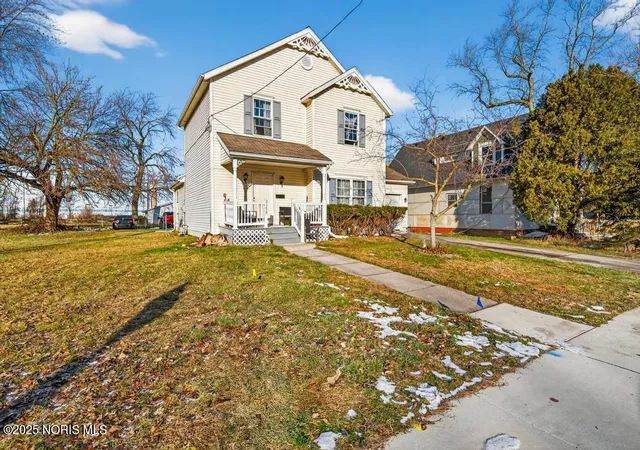 Photo 1 of Single family home for sale at 3175 Glenwood Ave, Toledo, OH 43610 | MLS# 10002671 | Listing updated on 2026-01-01