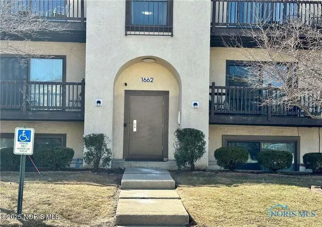 Photo 2 of Condo for sale at 1662 Brownstone Blvd, Toledo, OH 43614 | MLS# 10002644 | Listing updated on 2026-03-17