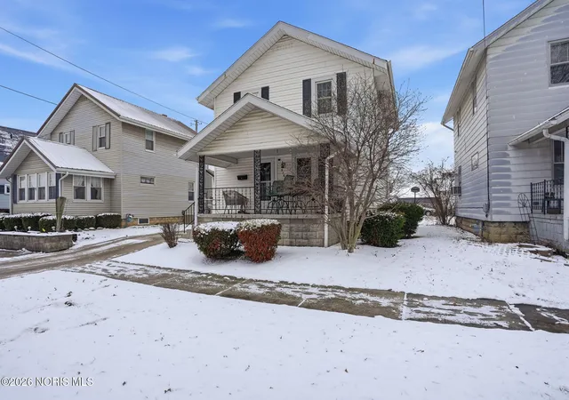 Photo 2 of Single family home for sale at 516 S Union St, Fostoria, OH 44830 | MLS# 10002747 | Listing updated on 2026-04-27