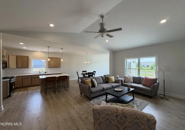 3rd image of 1383 Limerick Ln, Waterville, OH 43566 | MLS# 10002834