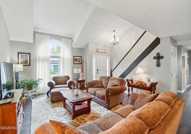Photo 3 of Condominium at 2000 Rush Crk Ct, Findlay, OH 45840 | MLS# 10002772 |  | Sold on 2026-04-03