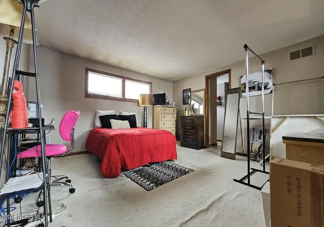 Listing Photo 4 - Condo for sale in building located at 1130 Bernath Pkwy, Toledo, OH 43615