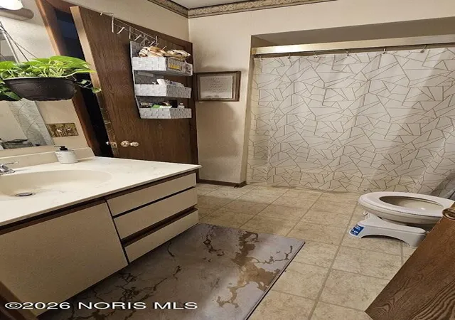 Listing Photo 5 - Condo for sale in building located at 1130 Bernath Pkwy, Toledo, OH 43615
