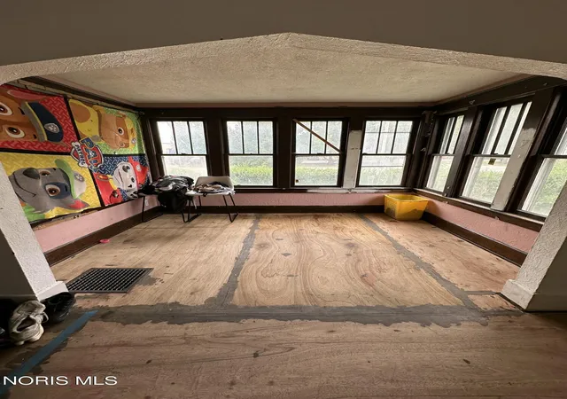 Homes for sale in Toledo, OH | 2803 N Summit St, Toledo, OH 43611 | MLS# 10007484