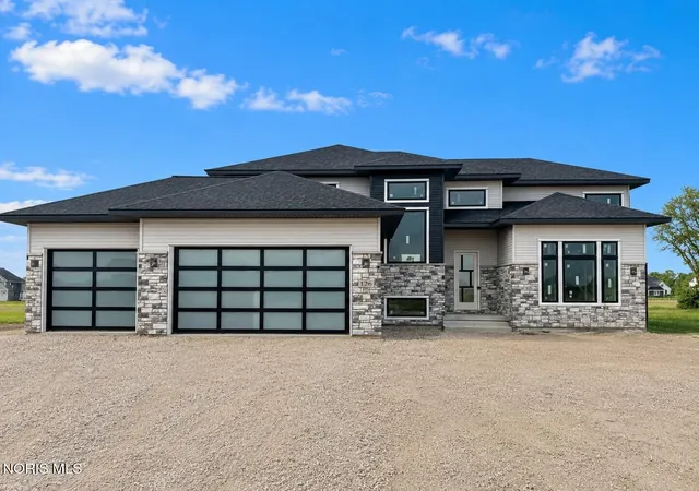 1st image of 126 Wellington Pl, Perrysburg, OH 43551 | MLS# 10002907
