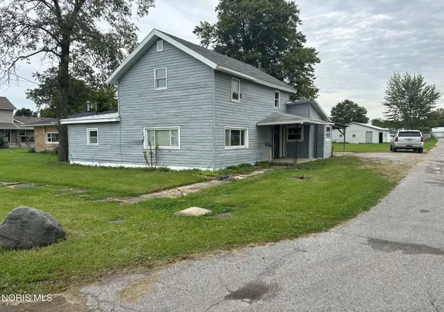 Photo 1 of Single family home for sale at 423 S Stearns Ave, Deshler, OH 43516 | MLS# 10002818 | Listing updated on 2026-10-15