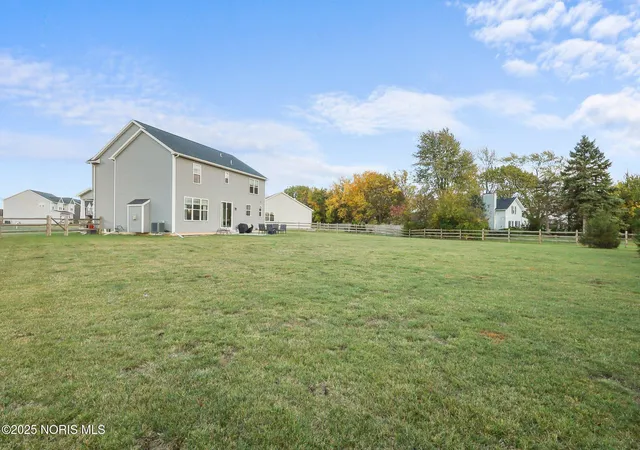Photo 2 of Single Family Residence at 11037 Bay Tr Dr, Perrysburg, OH 43551 | MLS# 10003253 | | Sold on 2026-05-15