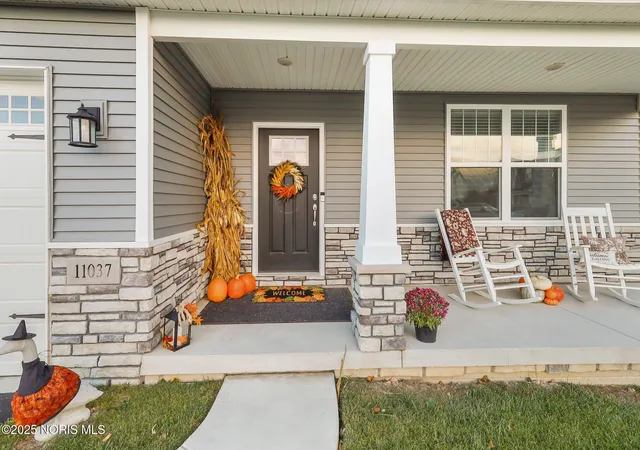 Photo 3 of Single Family Residence at 11037 Bay Tr Dr, Perrysburg, OH 43551 | MLS# 10003253 | | Sold on 2026-05-15