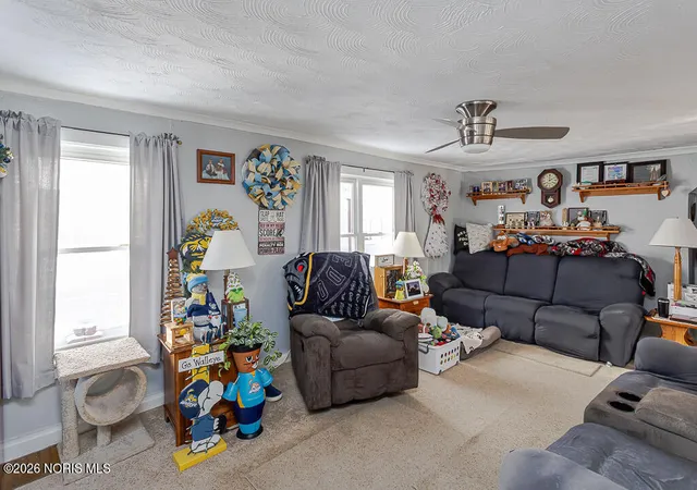 Homes for sale in Toledo, OH | 4854 Bowser Dr, Toledo, OH 43613 | MLS# 10003269