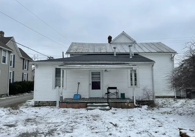 Listing Photo 2 - Condo for sale in building located at 916 W Main Cross St, Findlay, OH 45840 - Unit #
