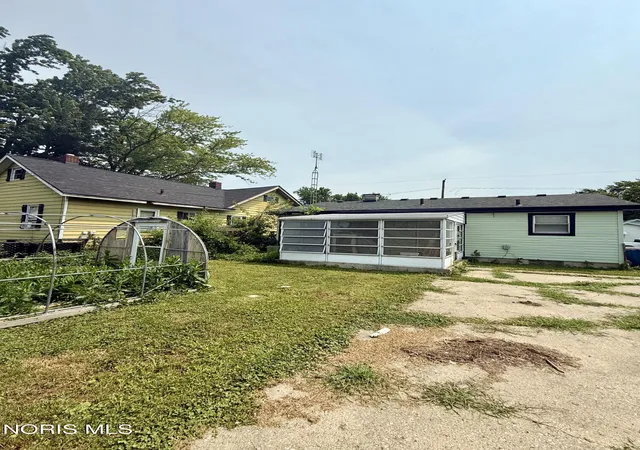 Homes for sale in Toledo, OH | 558 Thurston St, Toledo, OH 43605 | MLS# 10003372