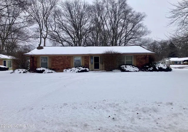 Homes for sale in Toledo, OH | 2147 Glen Arbor Dr, Toledo, OH 43614 | MLS# 10003827