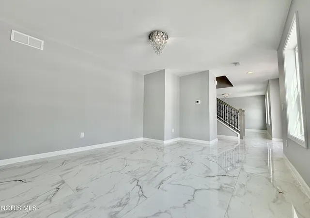 5th image of 3945 Imperial Blvd, Toledo, OH 43623 | MLS# 10004112