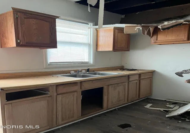 Photo 2 of Single family home for sale at 3305 N Detroit Ave, Toledo, OH 43610 | MLS# 10004322 | Listing updated on 2026-07-29