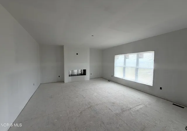 3rd image of 9845 Featherwood Ln, Sylvania, OH 43560 | MLS# 10004378