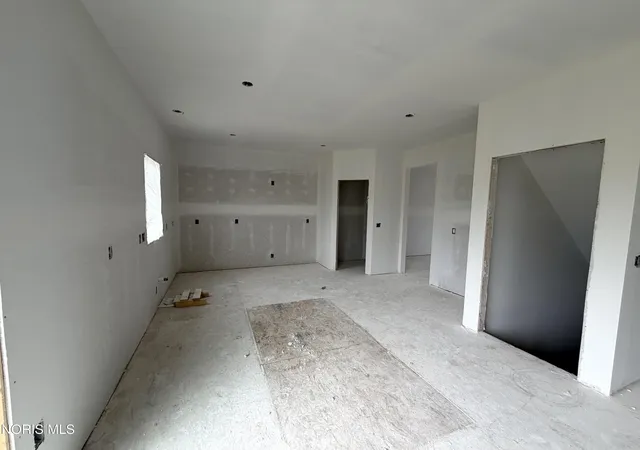 5th image of 9845 Featherwood Ln, Sylvania, OH 43560 | MLS# 10004378