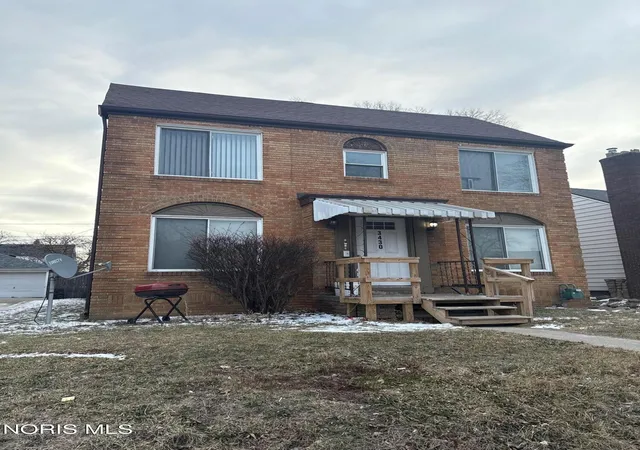 Condo for sale in building located at 3430 Douglas Rd, Toledo, OH 43606 - Unit #
